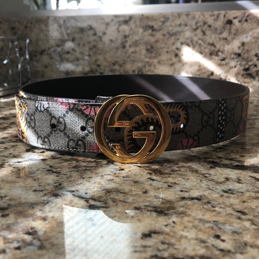 Women’s Gucci belt